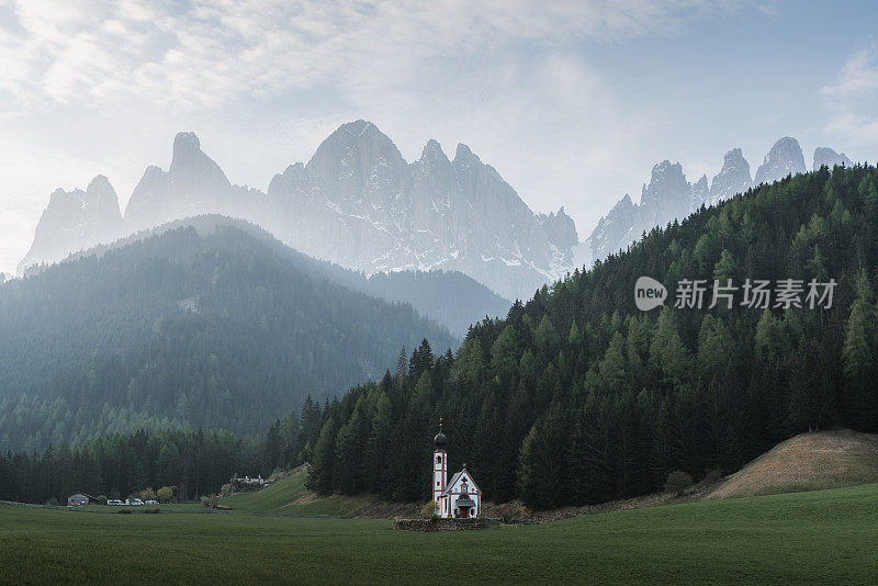 约翰教堂，Val Di Funes, Dolomites，意大利阿尔卑斯山，意大利